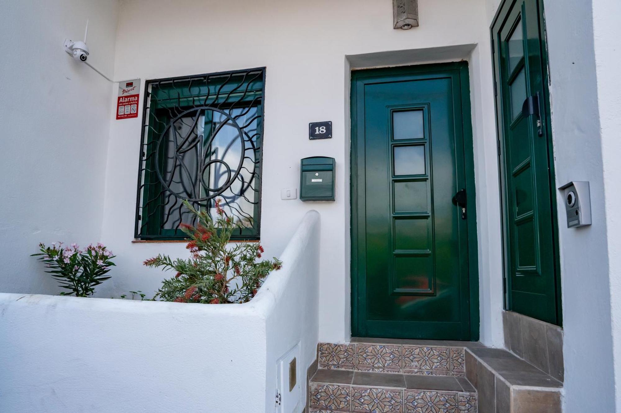 Casa Julio - Alcala Complete Coastal Retreat - Entire Apartment - 3 Min Walk From The Ocean - Shared Entrance With Host Eksteriør bilde